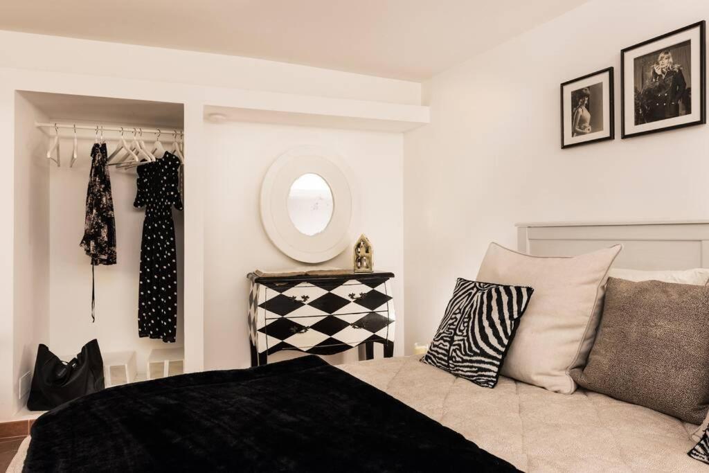 רומא Lovely Colosseum Loft Apartment מראה חיצוני תמונה