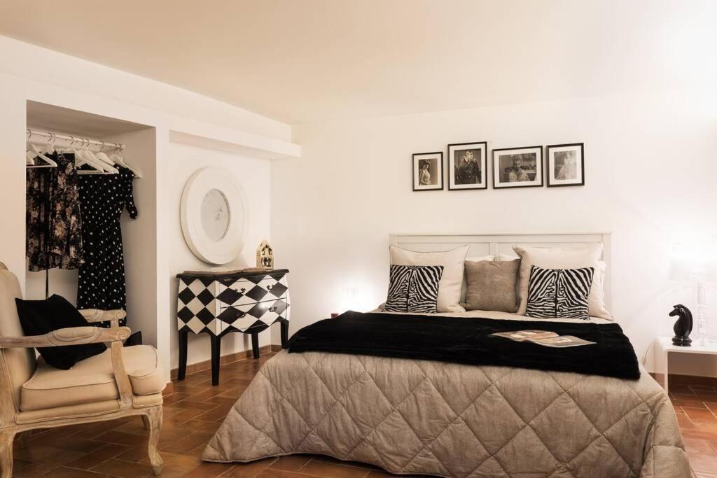 רומא Lovely Colosseum Loft Apartment מראה חיצוני תמונה