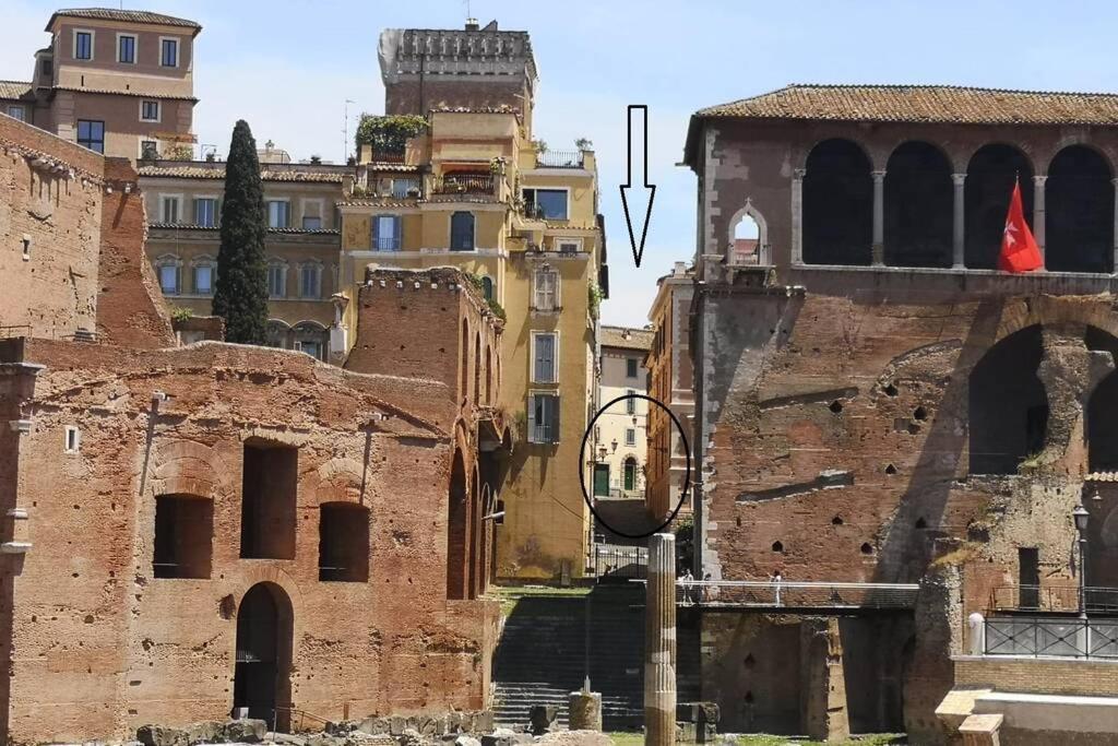 רומא Lovely Colosseum Loft Apartment מראה חיצוני תמונה