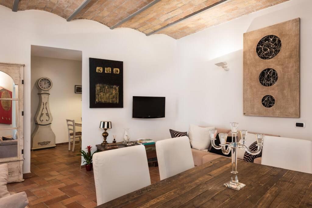 רומא Lovely Colosseum Loft Apartment מראה חיצוני תמונה