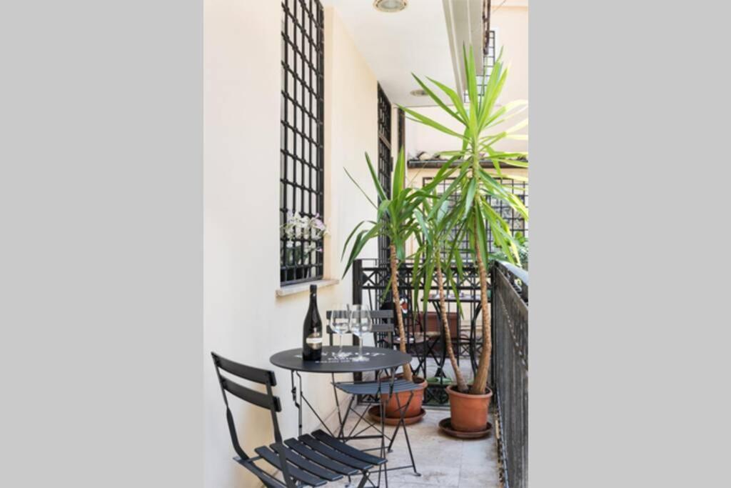רומא Lovely Colosseum Loft Apartment מראה חיצוני תמונה