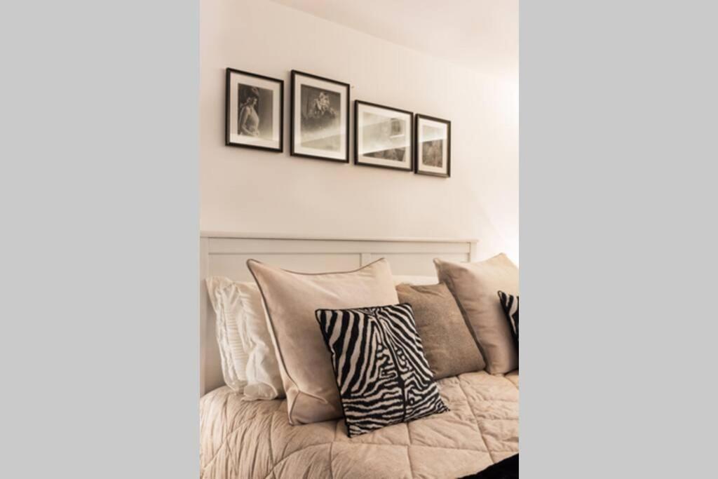 רומא Lovely Colosseum Loft Apartment מראה חיצוני תמונה