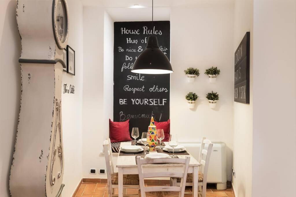 רומא Lovely Colosseum Loft Apartment מראה חיצוני תמונה